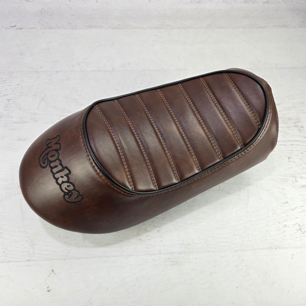 Honda Monkey KITACO Whiskey Brown tuck-and-roll seat cover