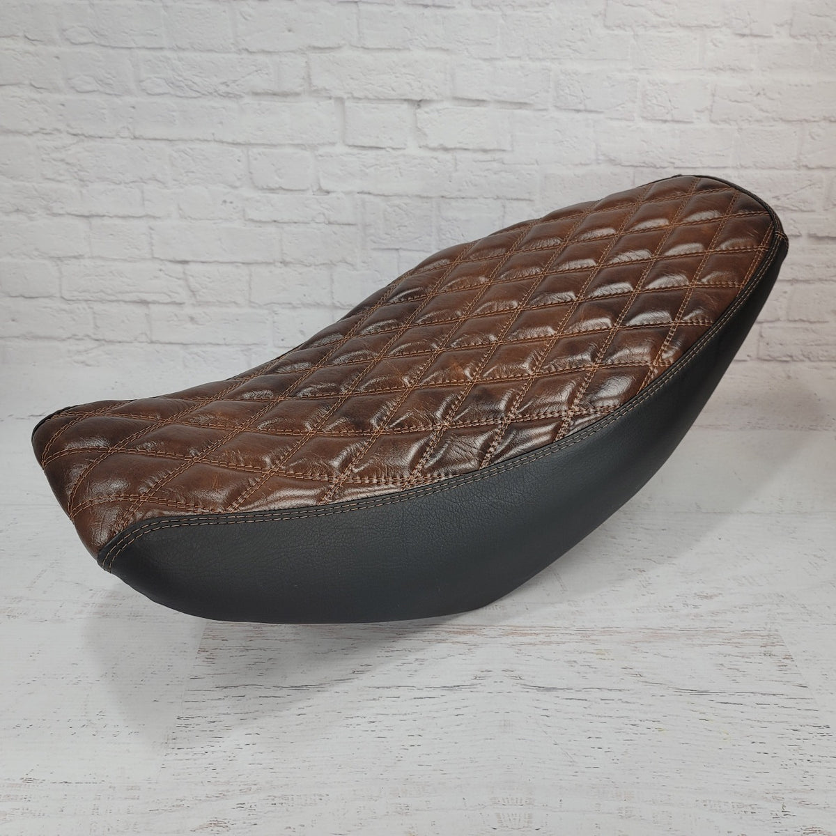 Honda Navi Tobacco Brown and black double-diamond seat cover