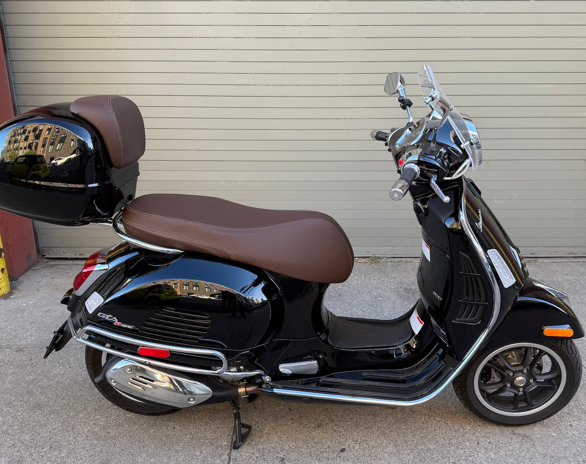 2023 Vespa GTS seat cover by Cheeky Seats