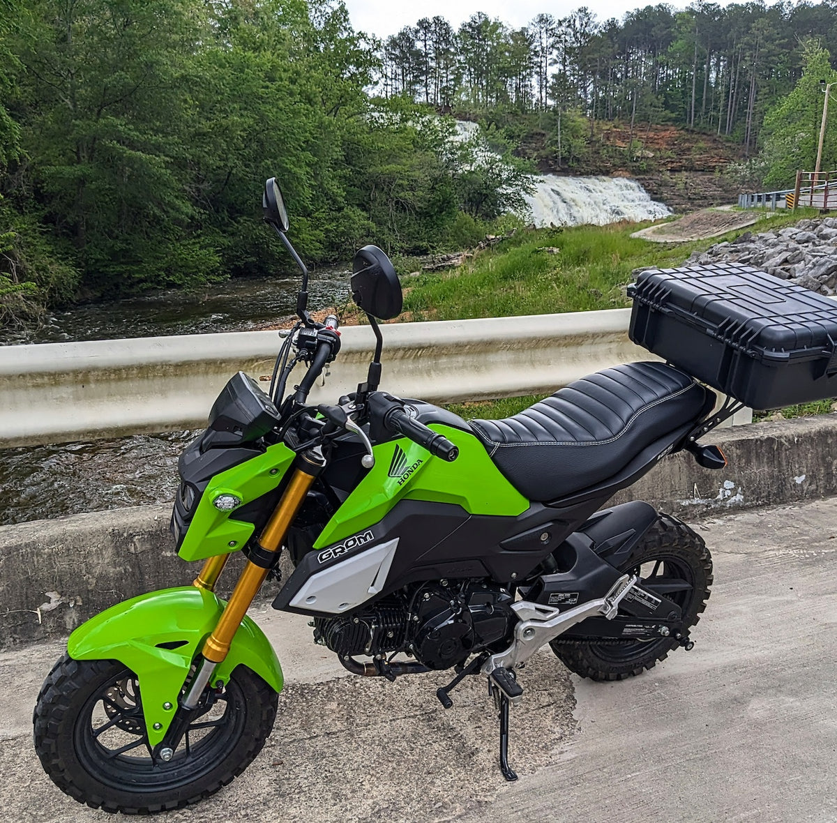 Honda Grom WATERPROOF Pleat Seat Cover MSX125, handmade Honda Grom seat cover by Cheeky Seats, product detail view 2