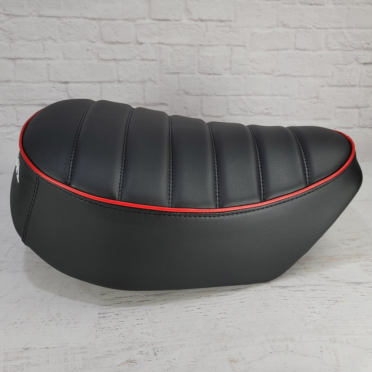 Honda Monkey wide tuck-and-roll seat cover with piping