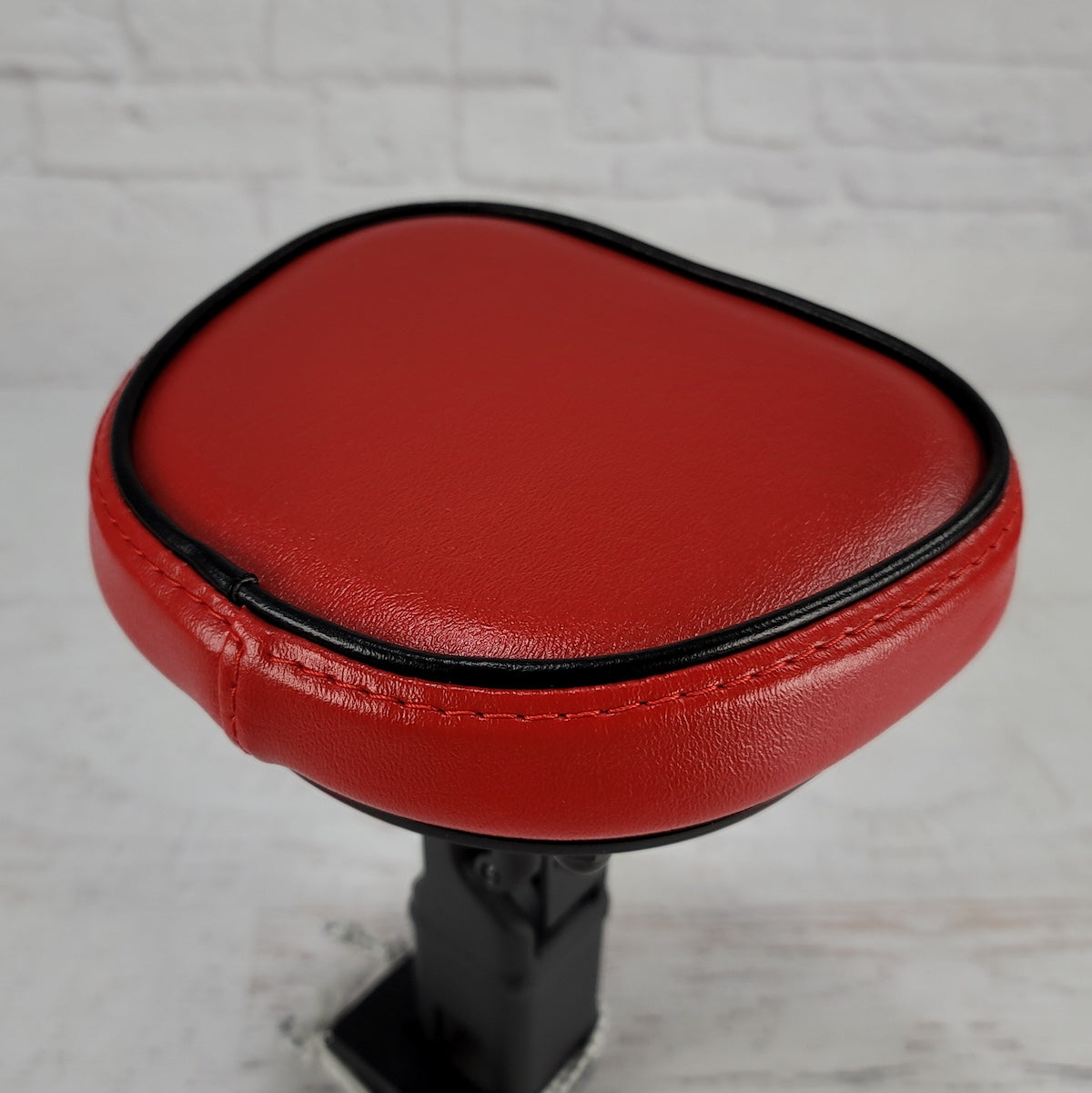 Honda Motocompacto red seat cover with piping