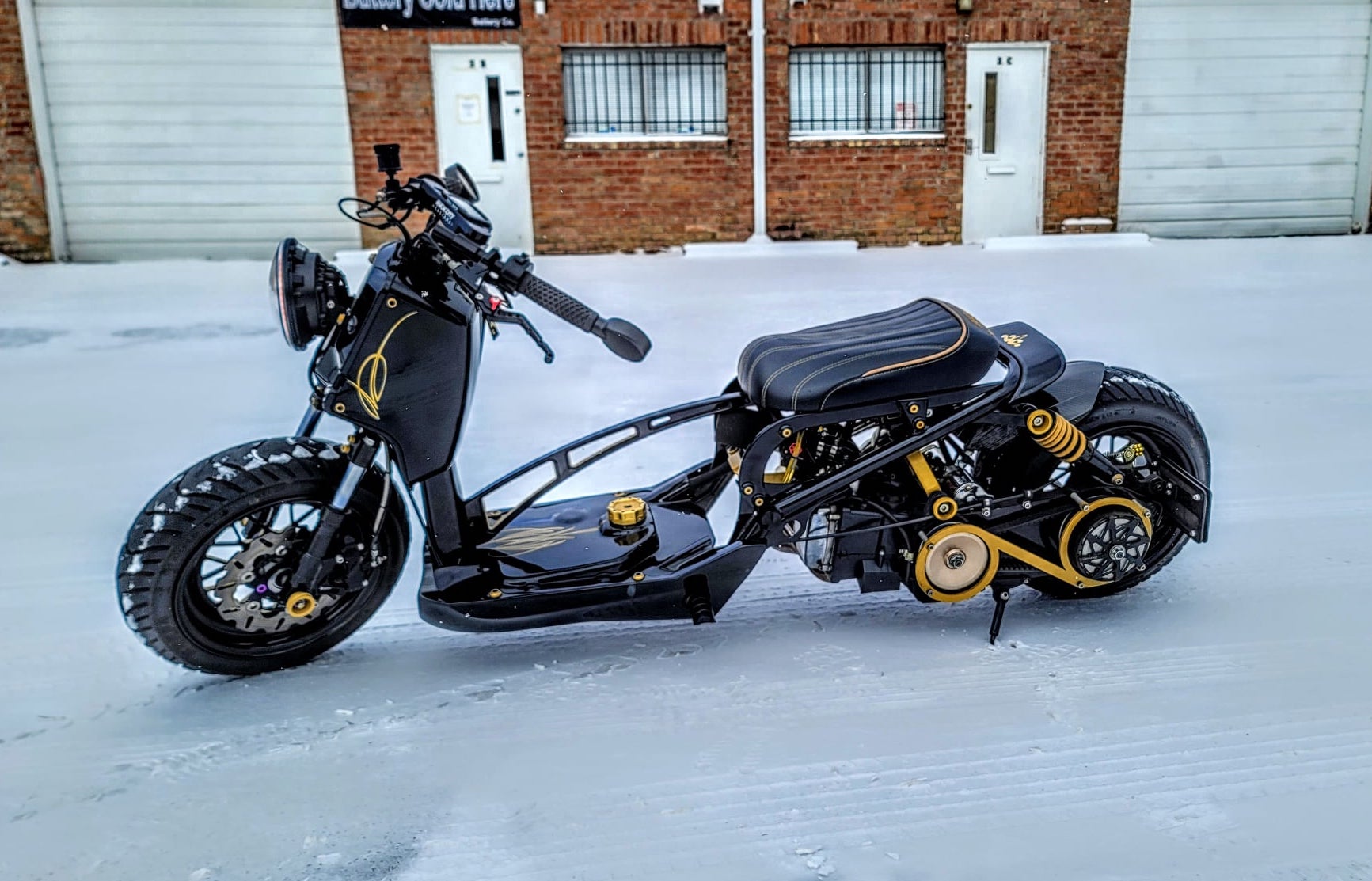 Custom Honda Ruckus with Cheeky Seats cover