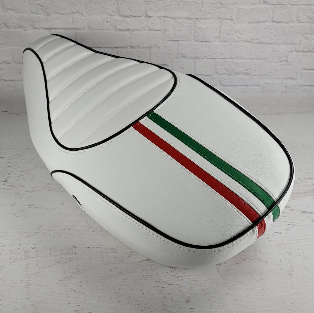 Vespa Sprint / Primavera Rosso Veloce Seat Cover with Italian Racing Stripe by Cheeky Seats