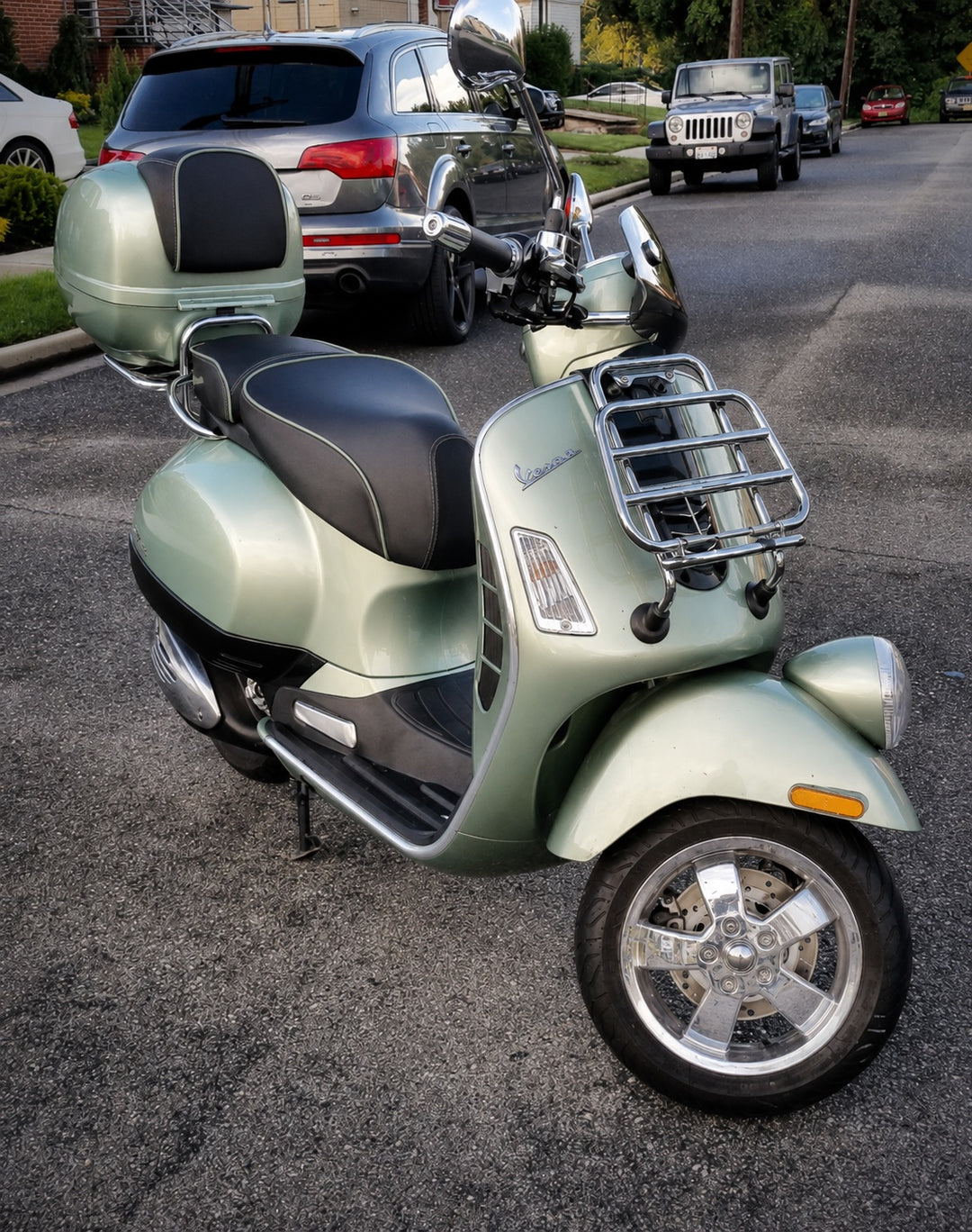 Vespa GTV 250 / 300 Seat Cover with Piping