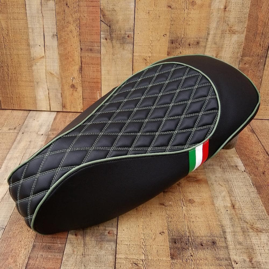 Vespa Euro Gel Diamond Seat Cover with Italian Stripes