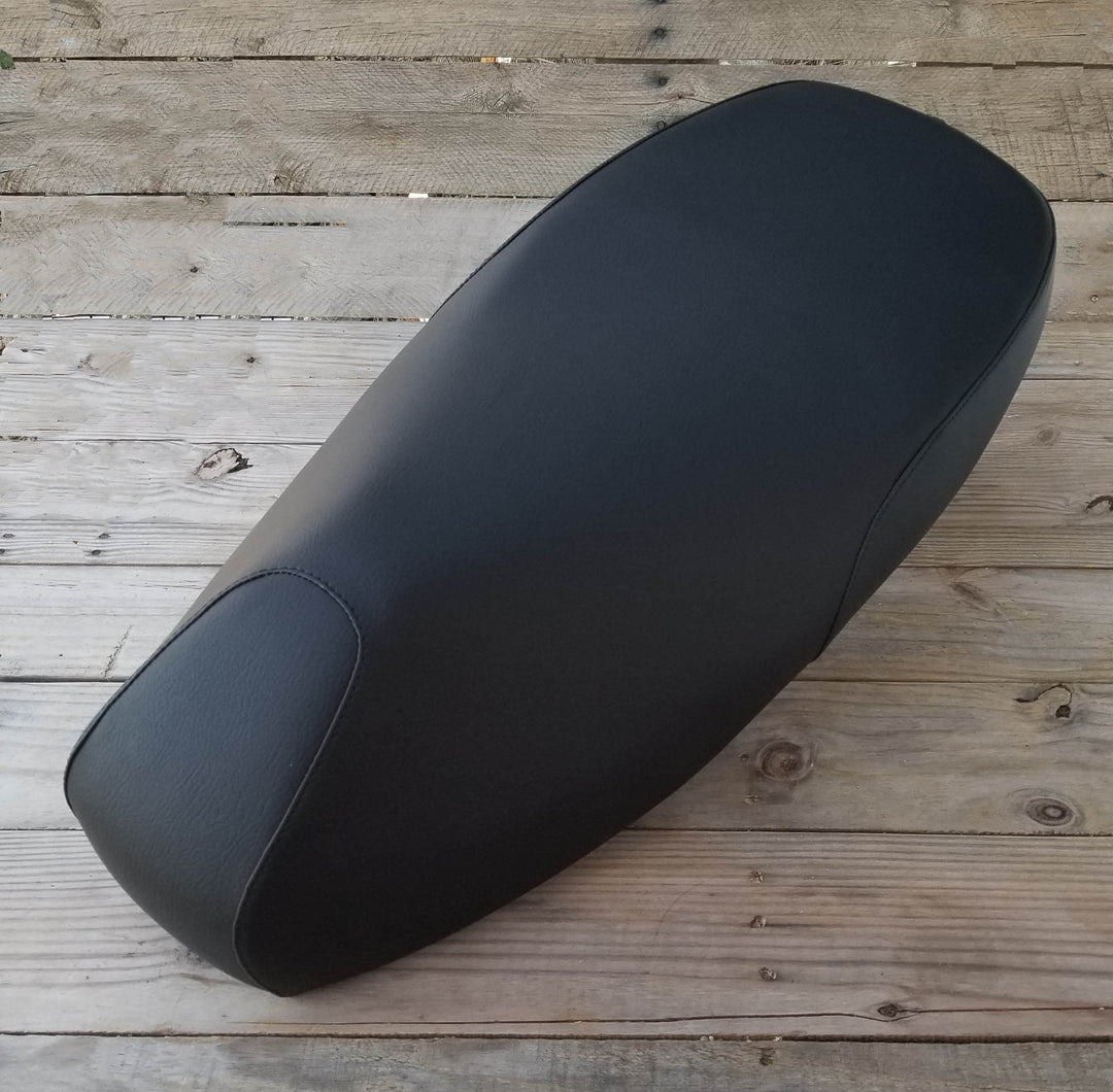 Vespa GT 200 Classic Black Seat Cover